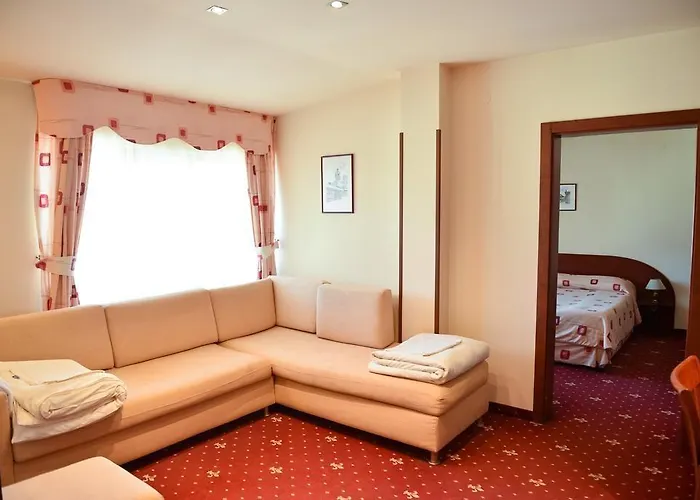 马丁俱乐部酒店 酒店 班斯科