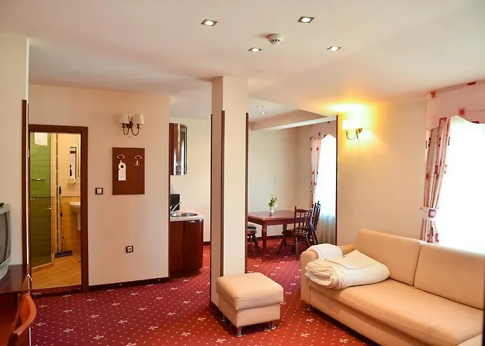 马丁俱乐部酒店 班斯科