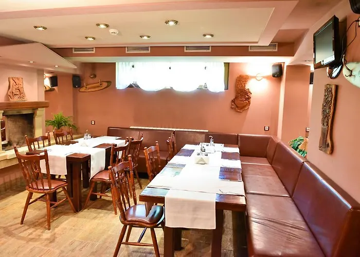 马丁俱乐部酒店 酒店 班斯科